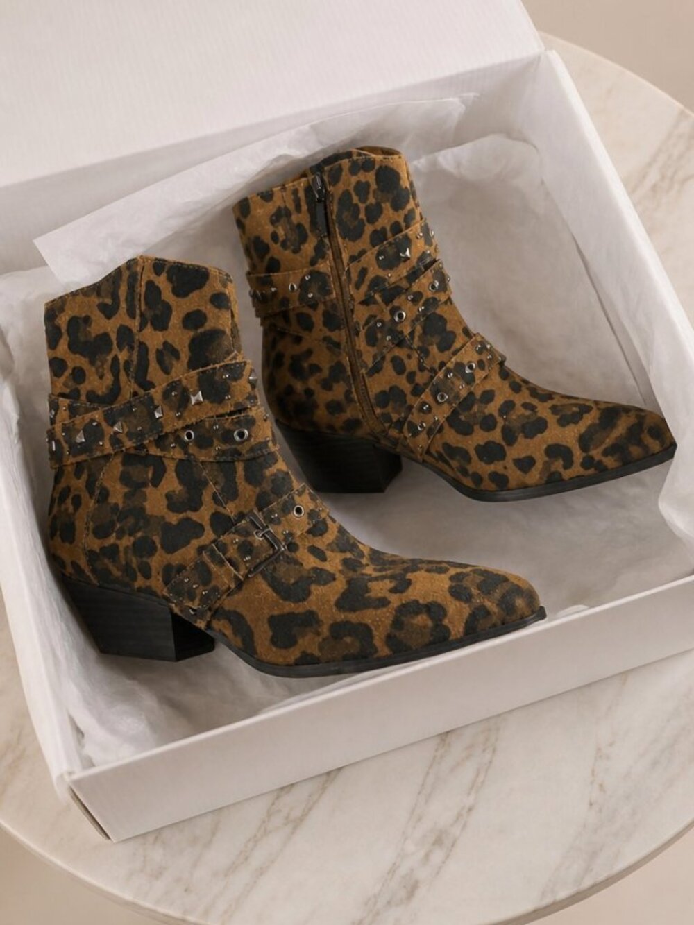Kenneth Cole Cheyenne Stud Real Leather Leopard-Print Ankle Boots 7.5M - Picture 2 of 10